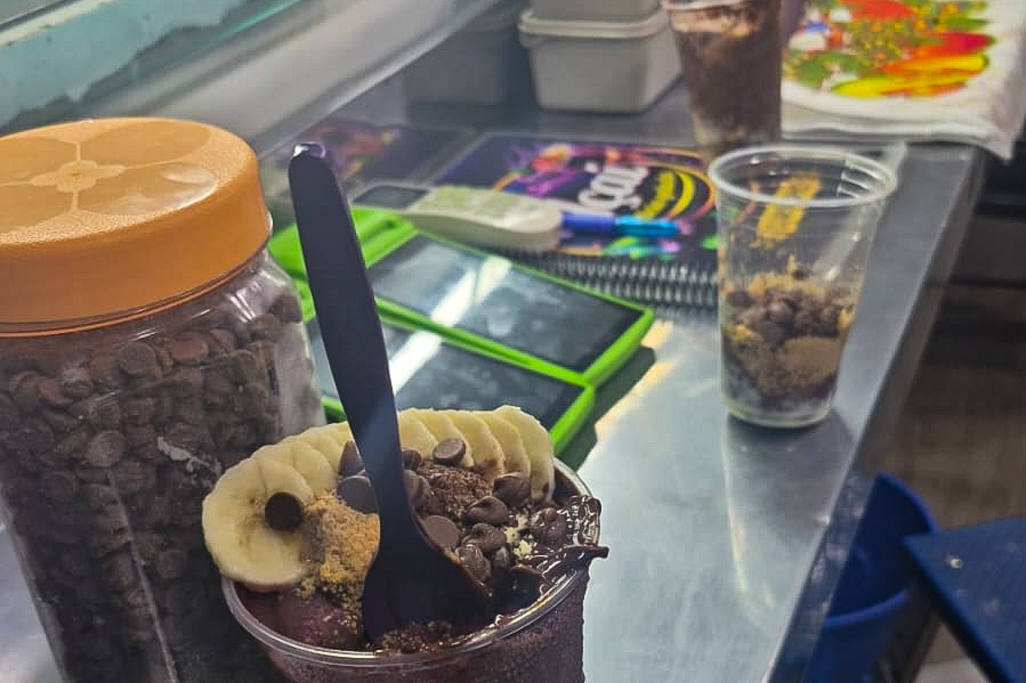 Guarda Municipal flagra menores furtando trailer de açaí na madrugada