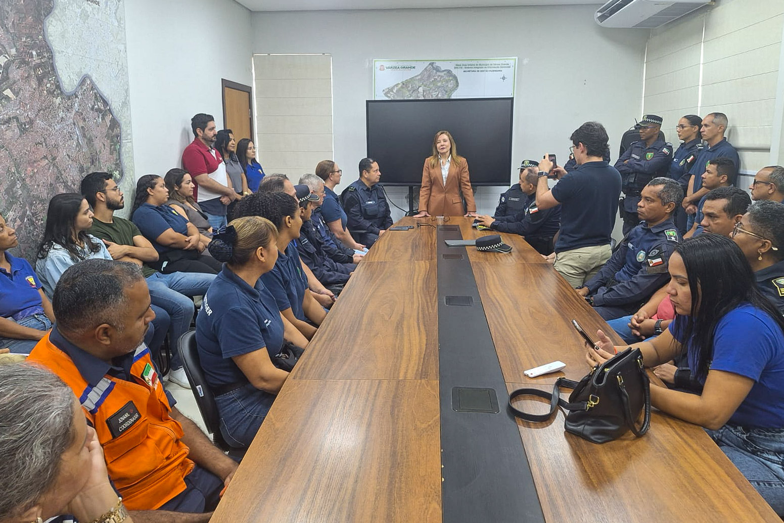 Guarda Municipal homenageia Flávia Moretti por investimentos, valorização profissional e fortalecimento da corporação
