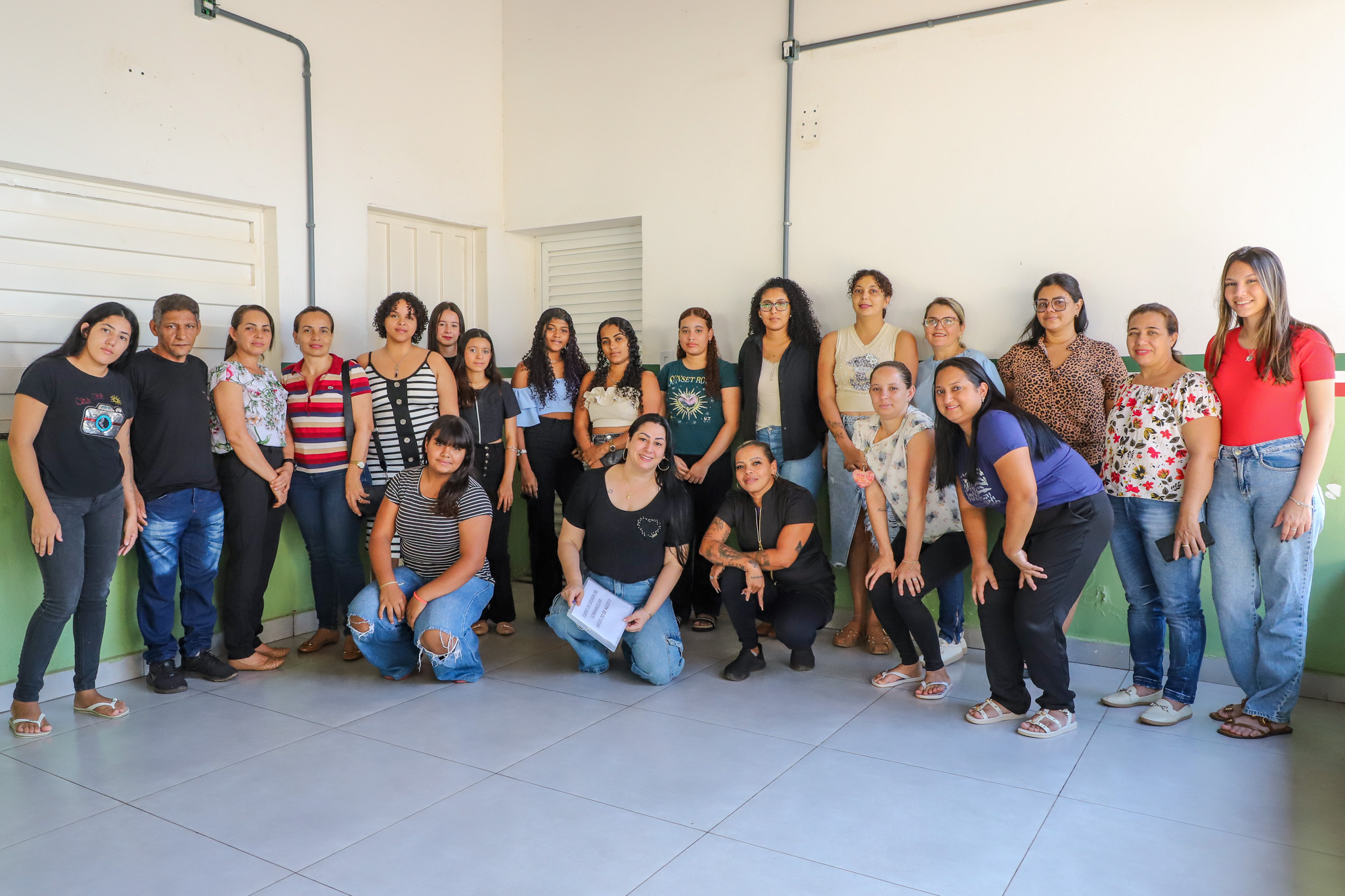 CRAS Jardim Glória capacita moradores em curso de design de sobrancelhas
