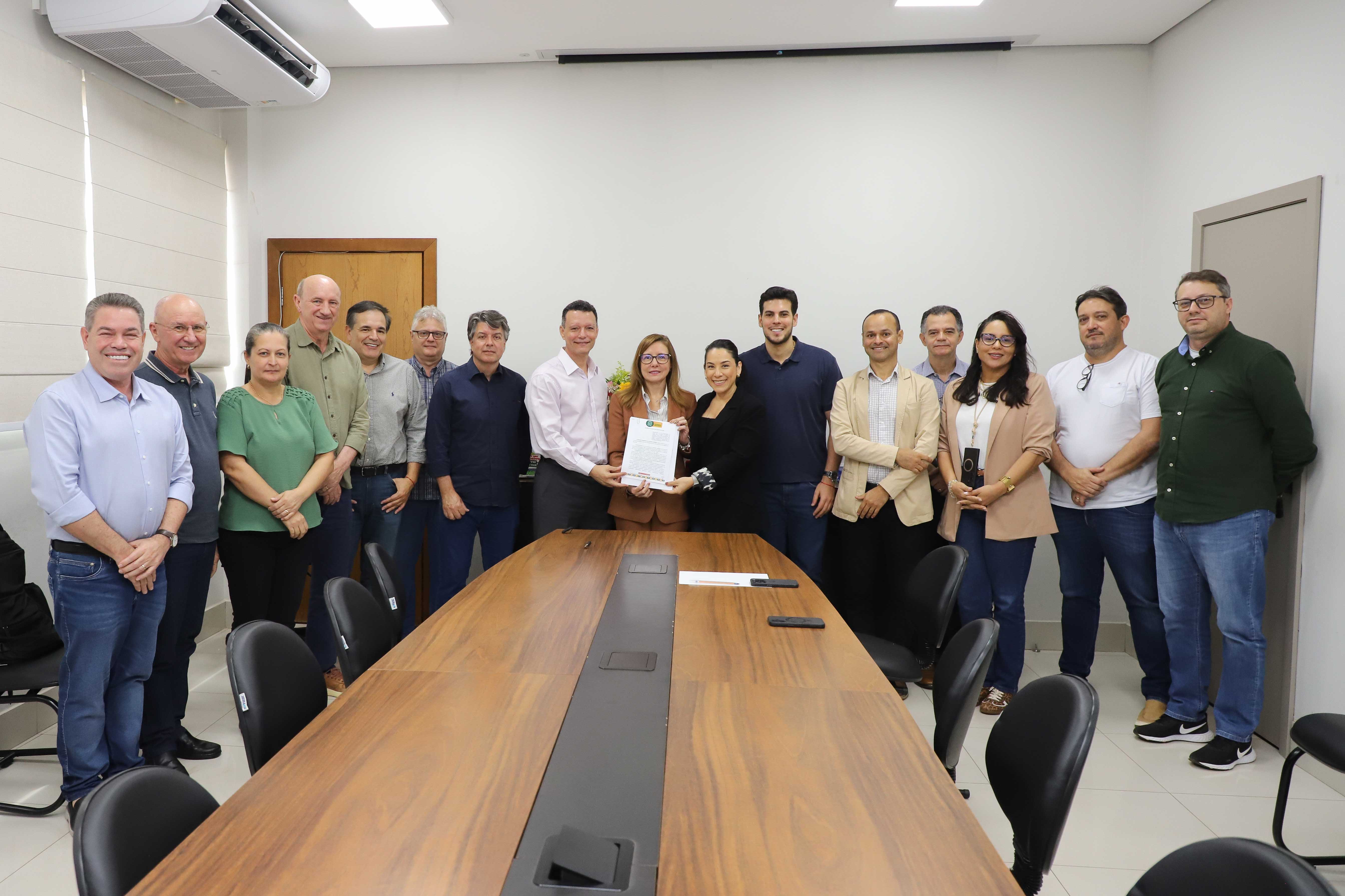 Flávia Moretti regulamenta incentivos fiscais para transformar Várzea Grande em polo logístico internacional