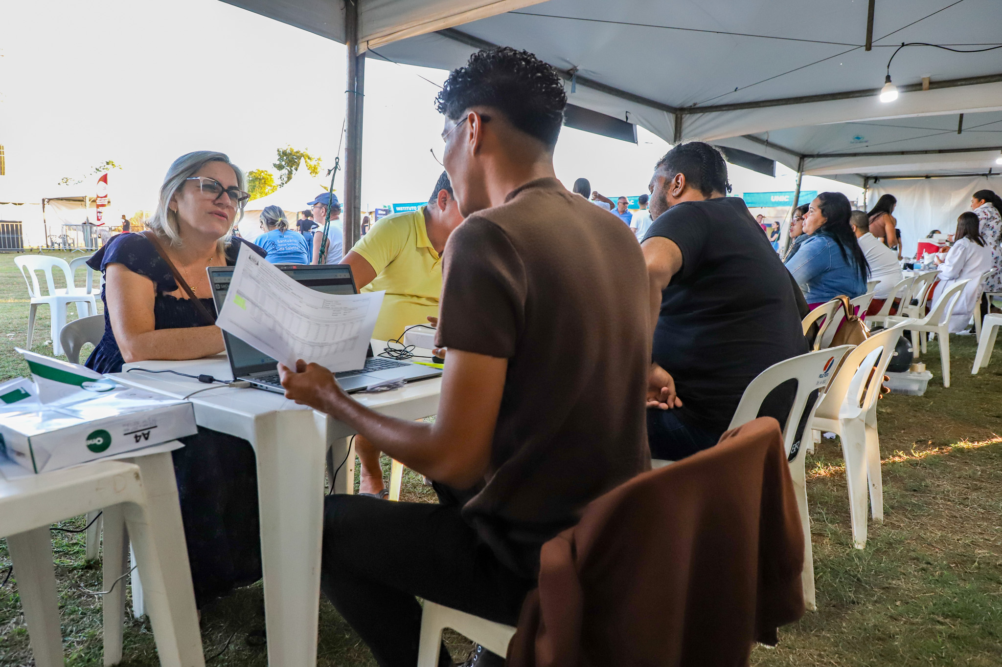 População aprova serviços da Prefeitura de Várzea Grande e movimenta estandes no Viva Seu Bairro
