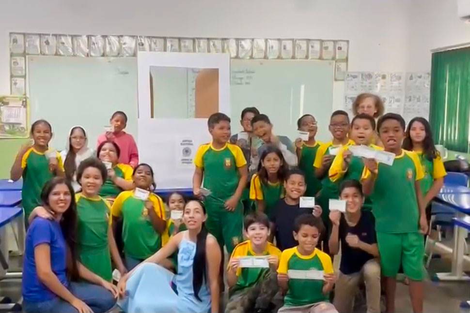Escolas de Várzea Grande transformam eleição simulada em aula prática de cidadania